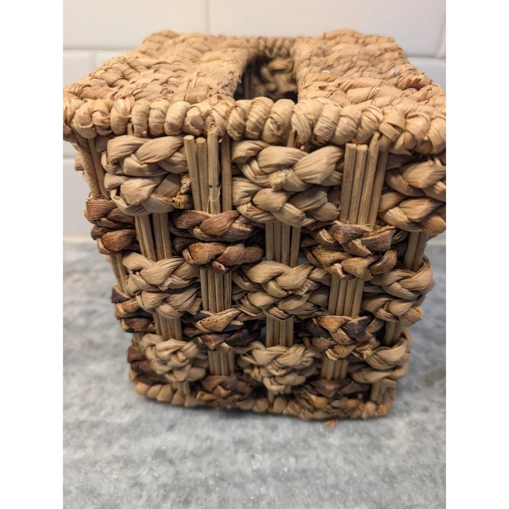 Vintage Rattan‎ Brown Wicker Basket Woven Square Tissue Box Cover